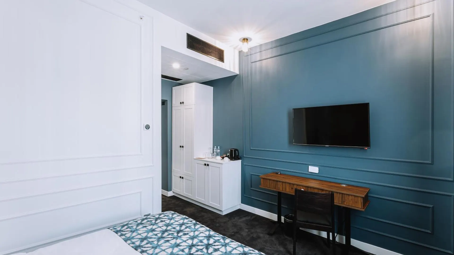 Hotel Twenties Tbilisi - Stay & Dine