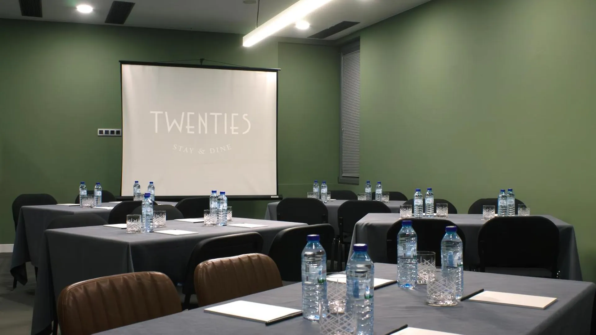 Hotel Twenties Tbilisi - Stay & Dine 4*,